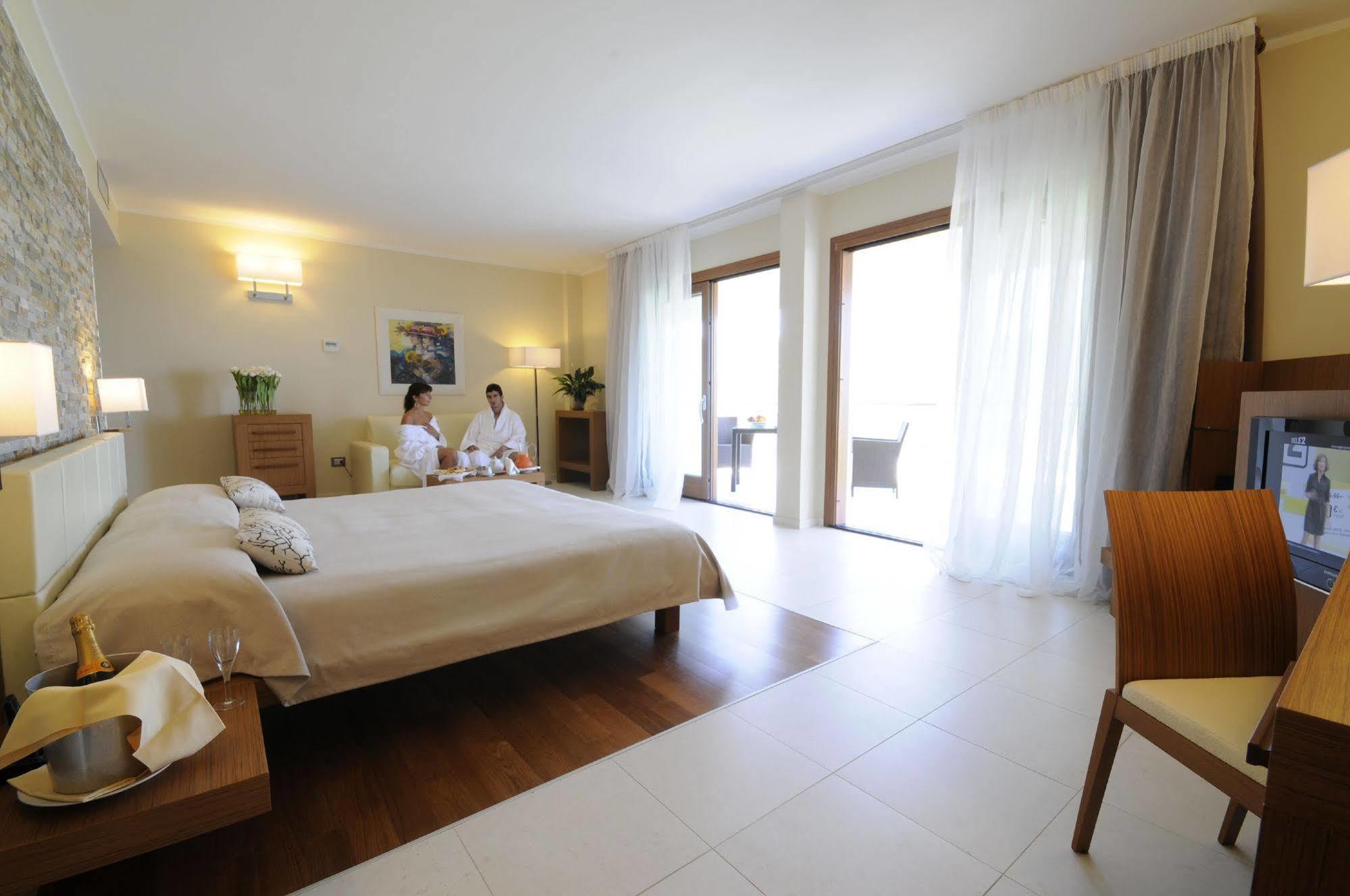 Pugnochiuso Resort - Hotel Del Faro Eksteriør bilde