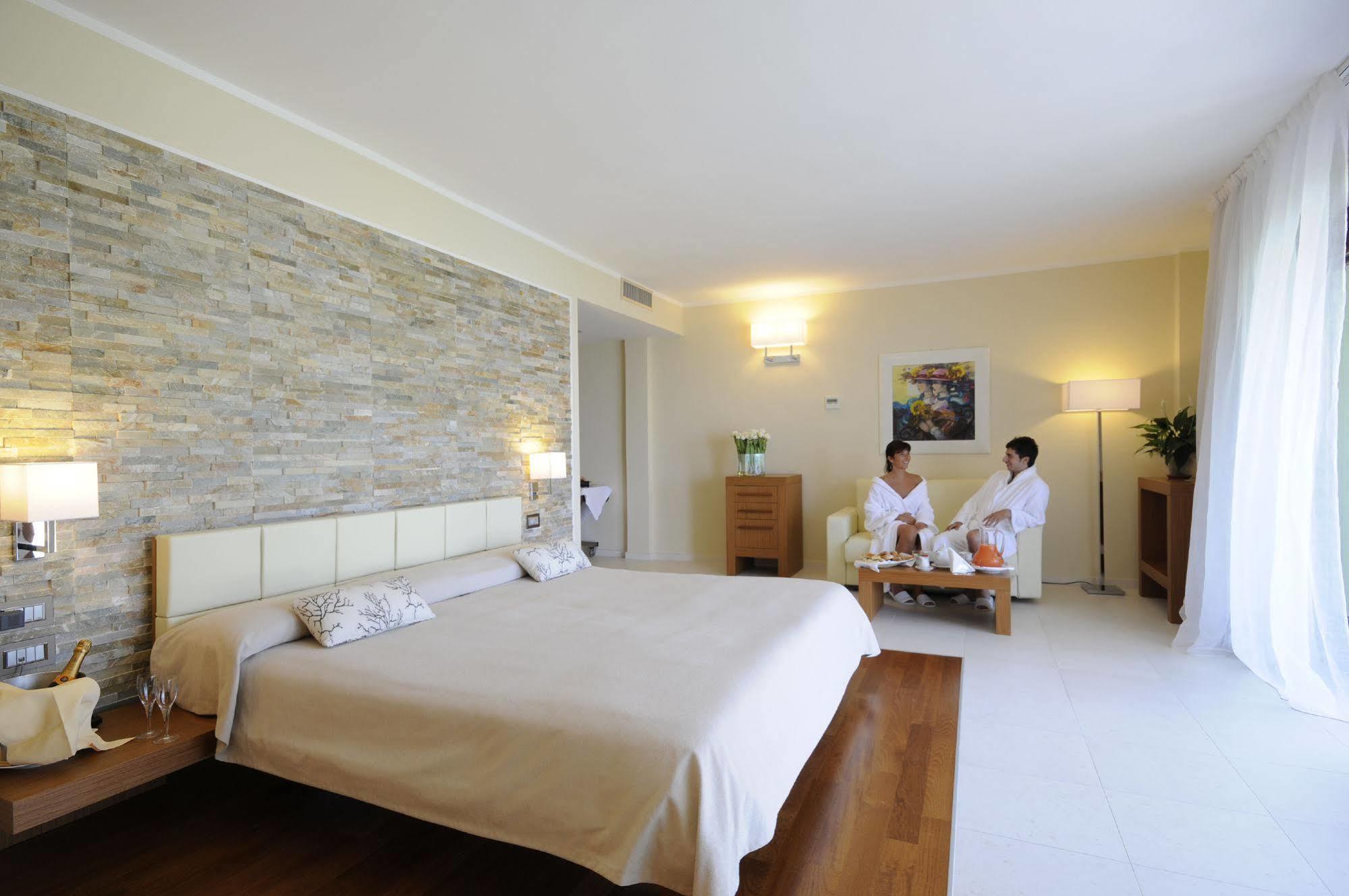 Pugnochiuso Resort - Hotel Del Faro Eksteriør bilde